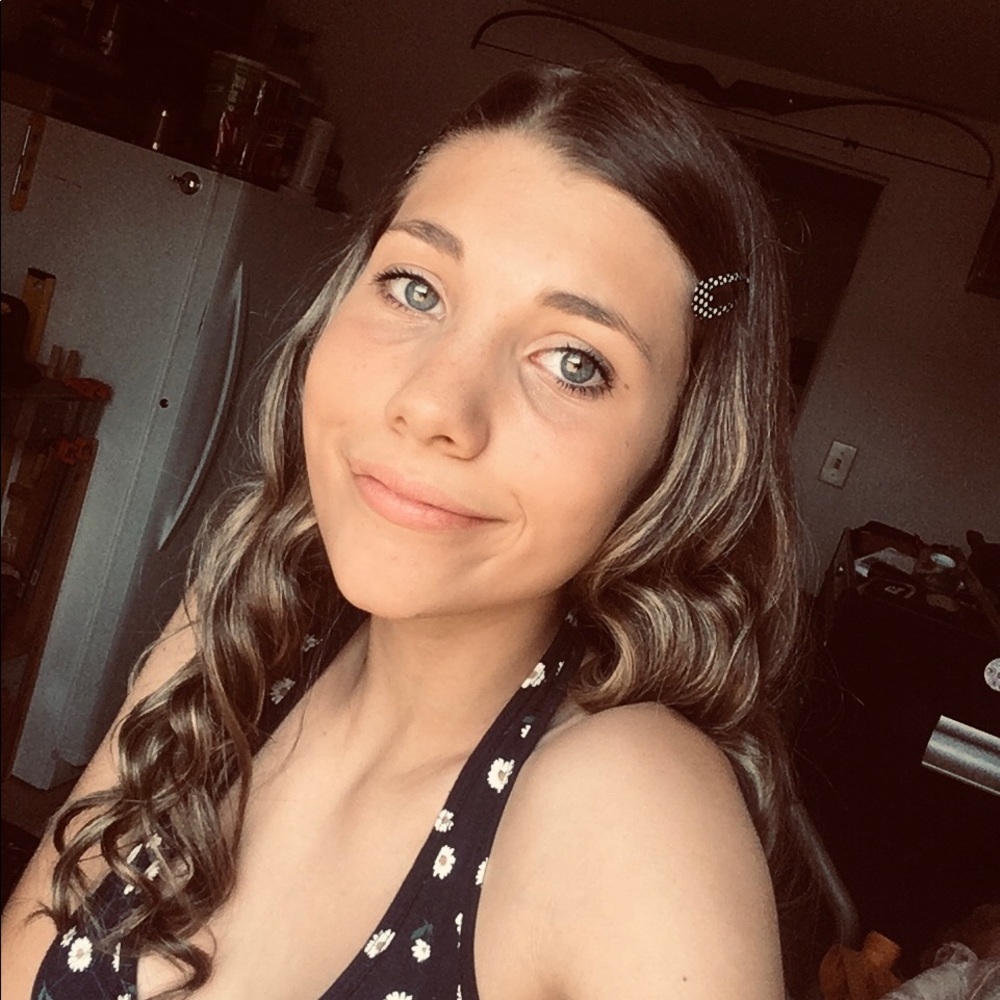 Meet your Posher, Emily